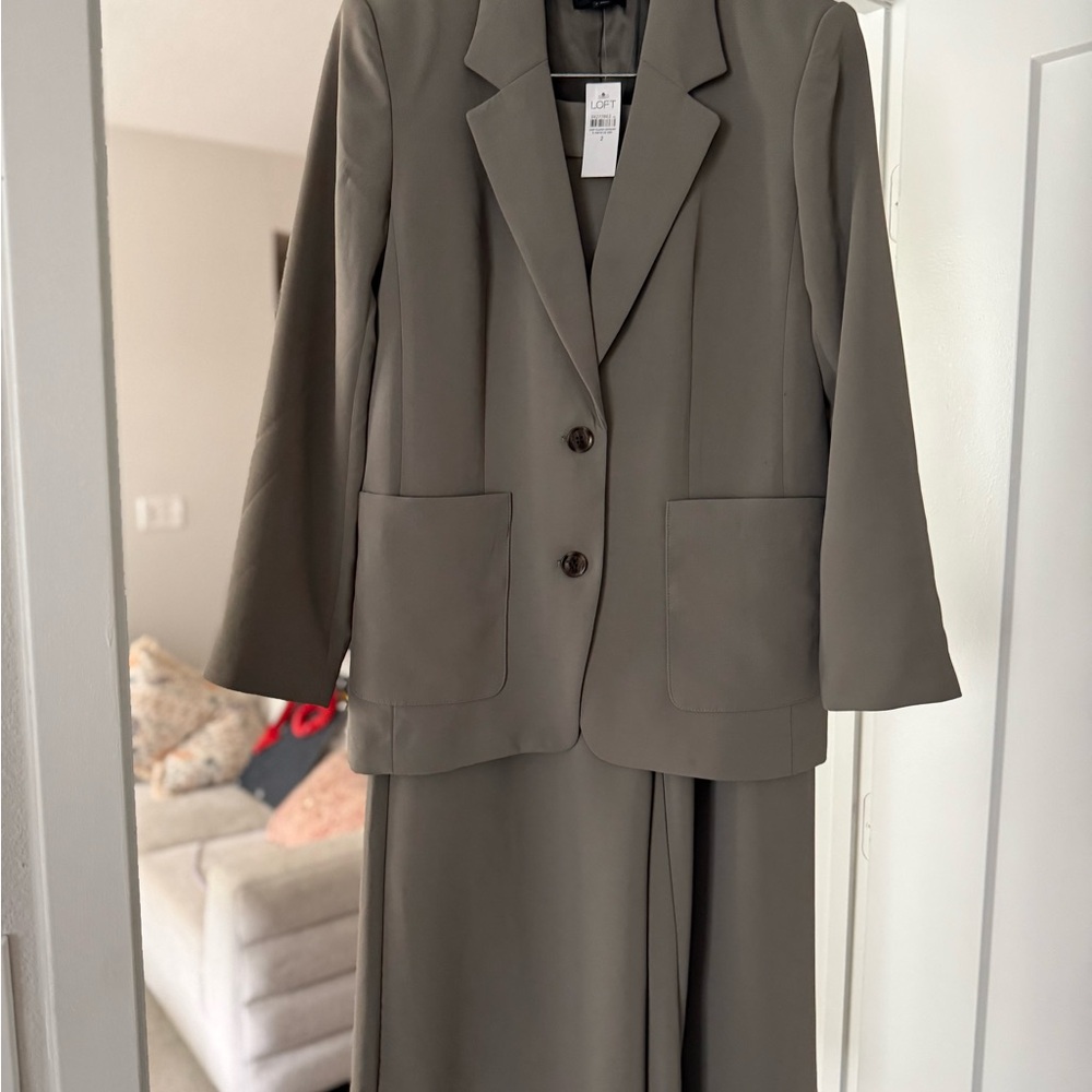 LOFT Versa Crepe Drape Relaxed Women's Blazer - Picture 9 of 9